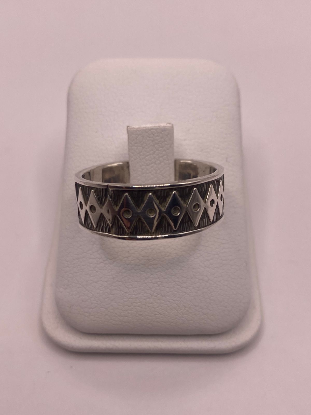 Anillo de Plata 925 con Grabado Geométrico