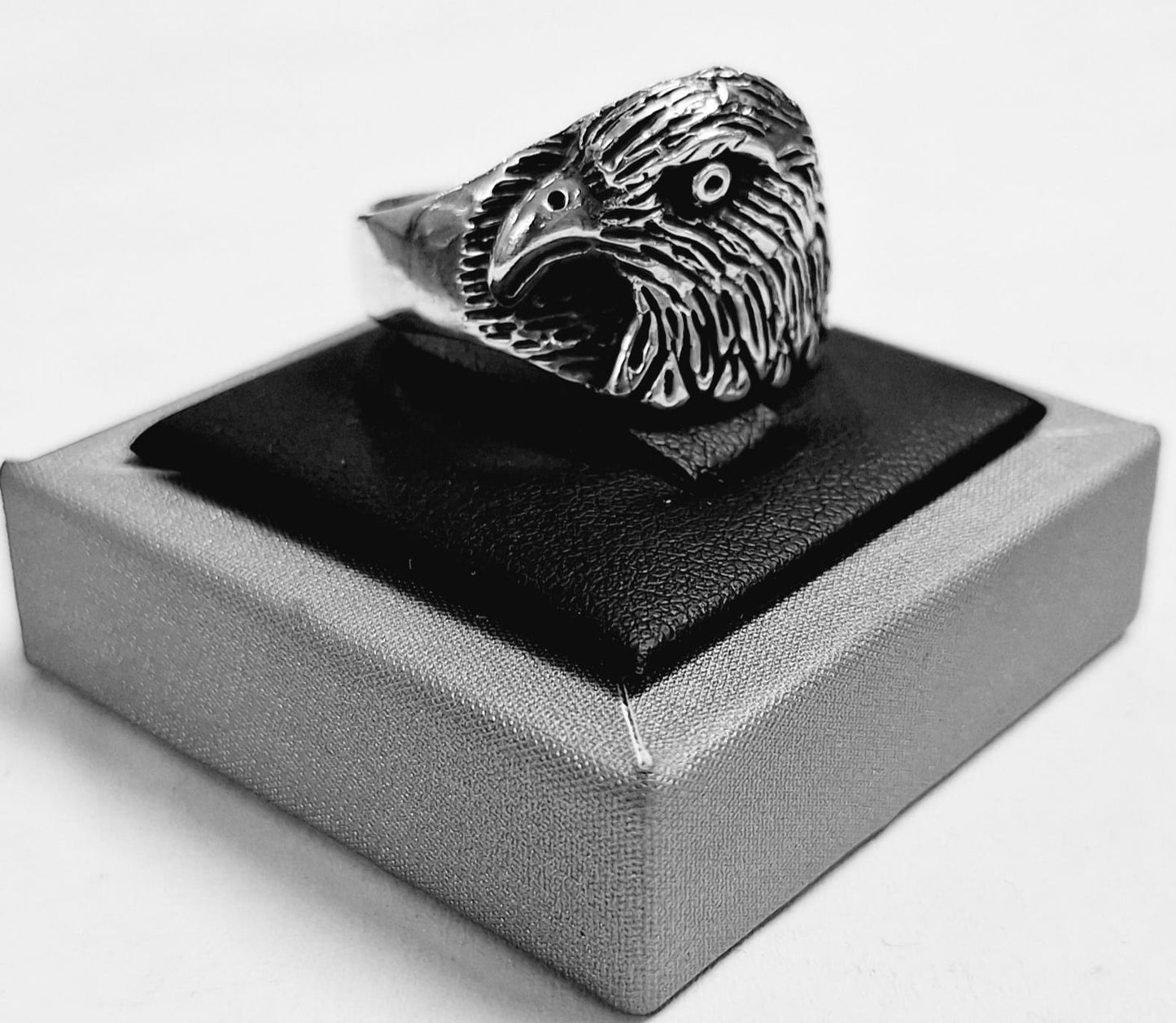 ANILLO CABEZA DE ÁGUILA EN  PLATA LEY 950