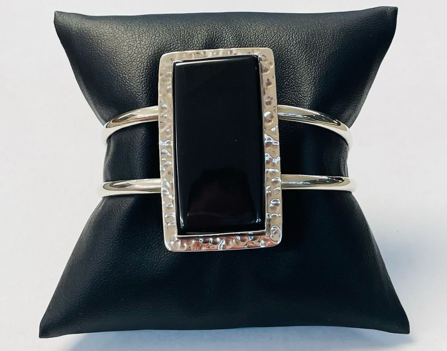 BRAZALETE EN PLATA LEY 925 CON OBSIDIANA