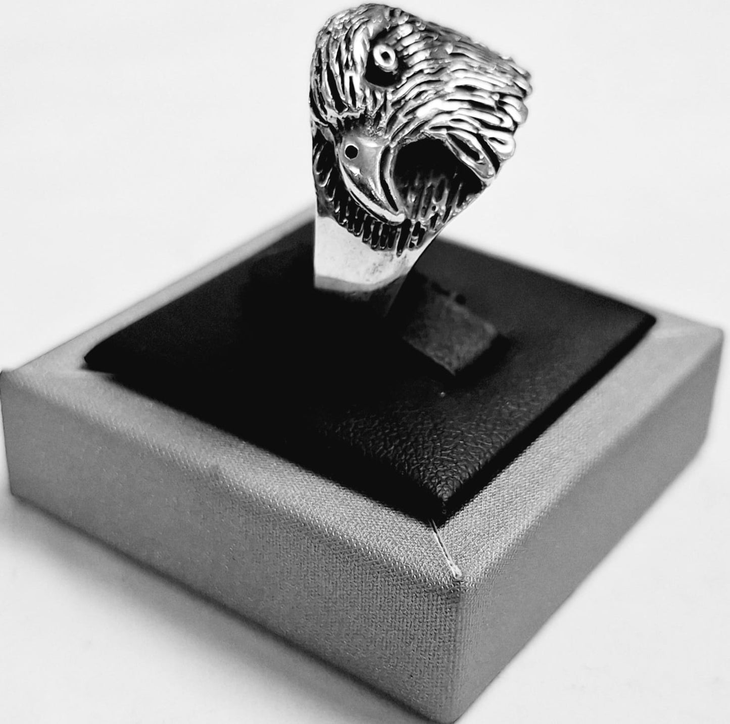 ANILLO CABEZA DE ÁGUILA EN  PLATA LEY 950