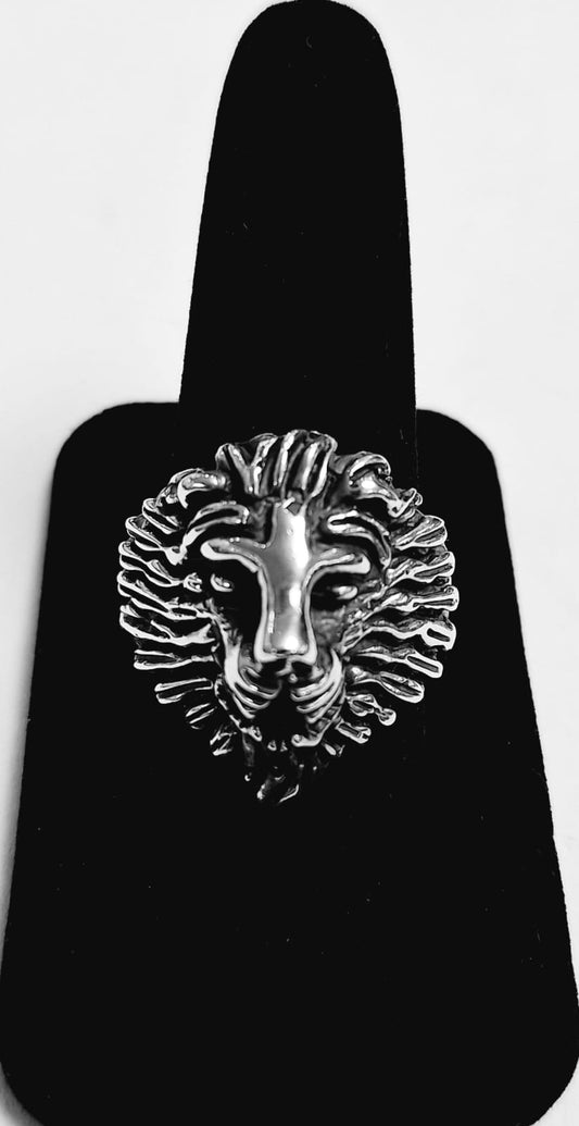 ANILLO CABEZA DE LEON EN PLATA LEY 925