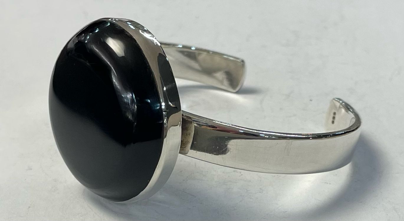 BRAZALETE CON OBSIDIANA EN PLATA LEY 925