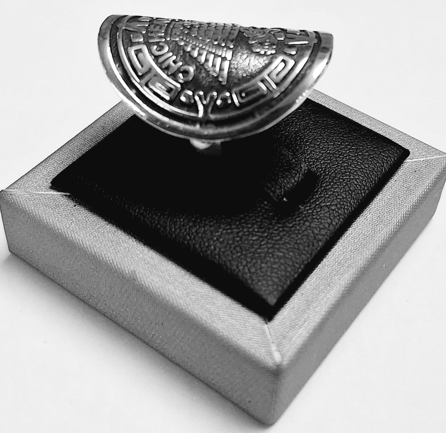 ANILLO PIRAMIDE CHICHEN - ITZA EN PLATA LEY 925