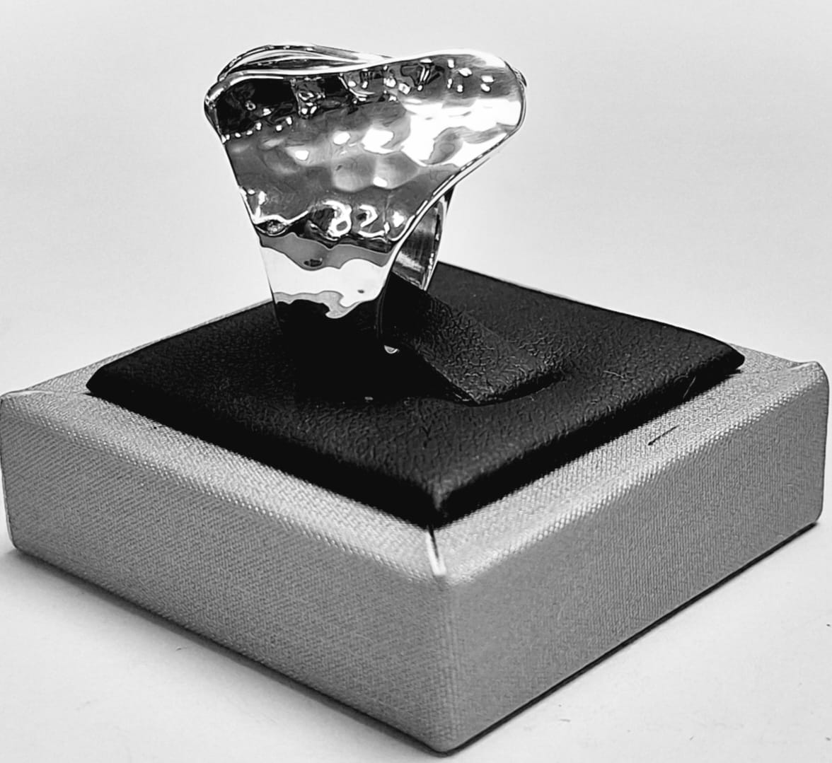 ANILLO EN PLATA LEY 925