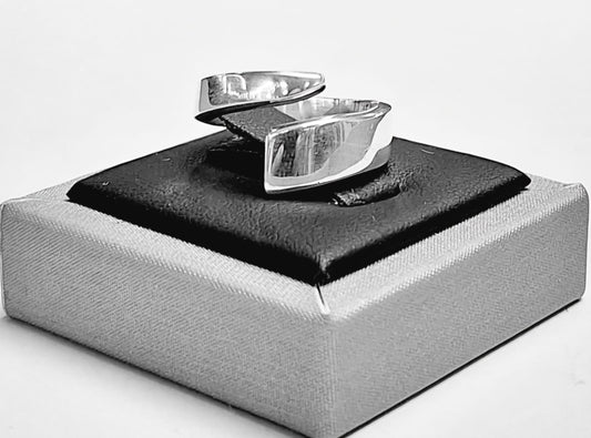 ANILLO EN PLATA LEY 925
