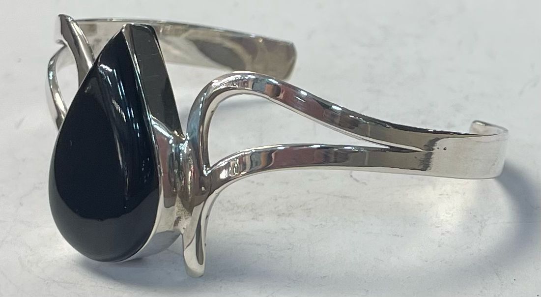 BRAZALETE CON OBSIDIANA EN PLATA LEY 925