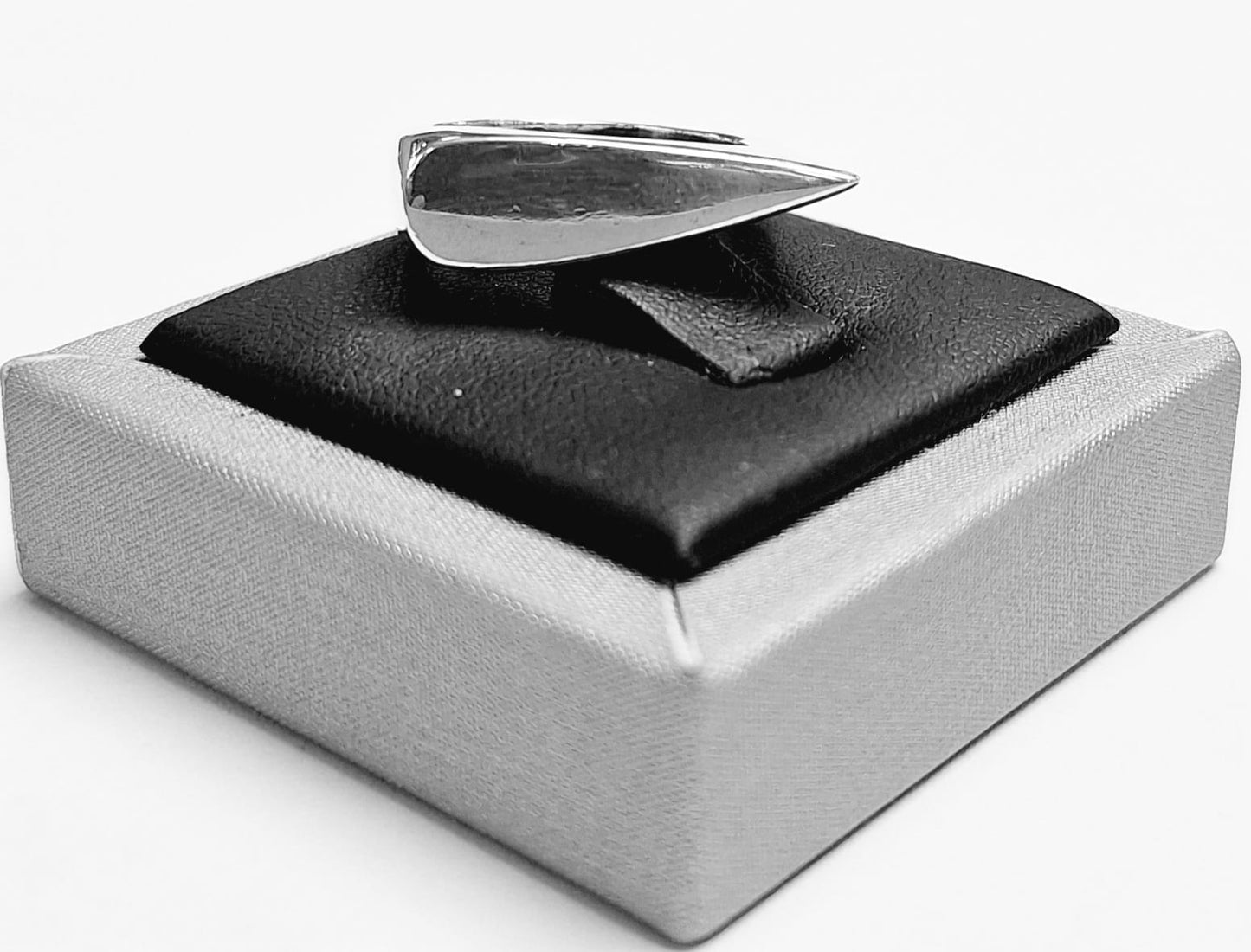 ANILLO EN PLATA LEY 925