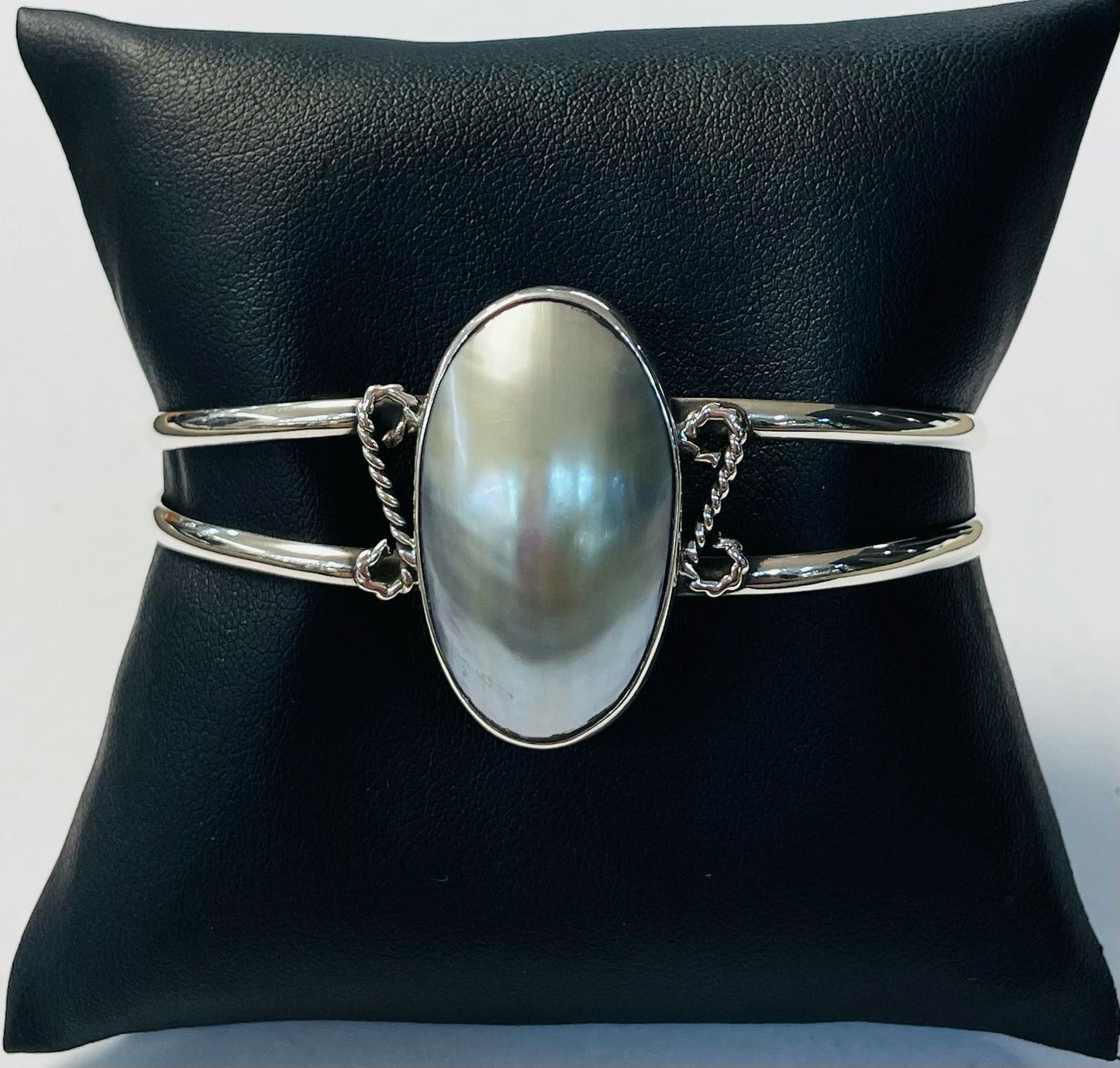 BRAZALETE CON CONCHA MADRE PERLA EN PLATA LEY 925