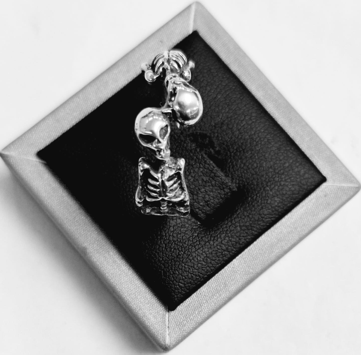 ANILLO ESQUELETO EN PLATA LEY 925