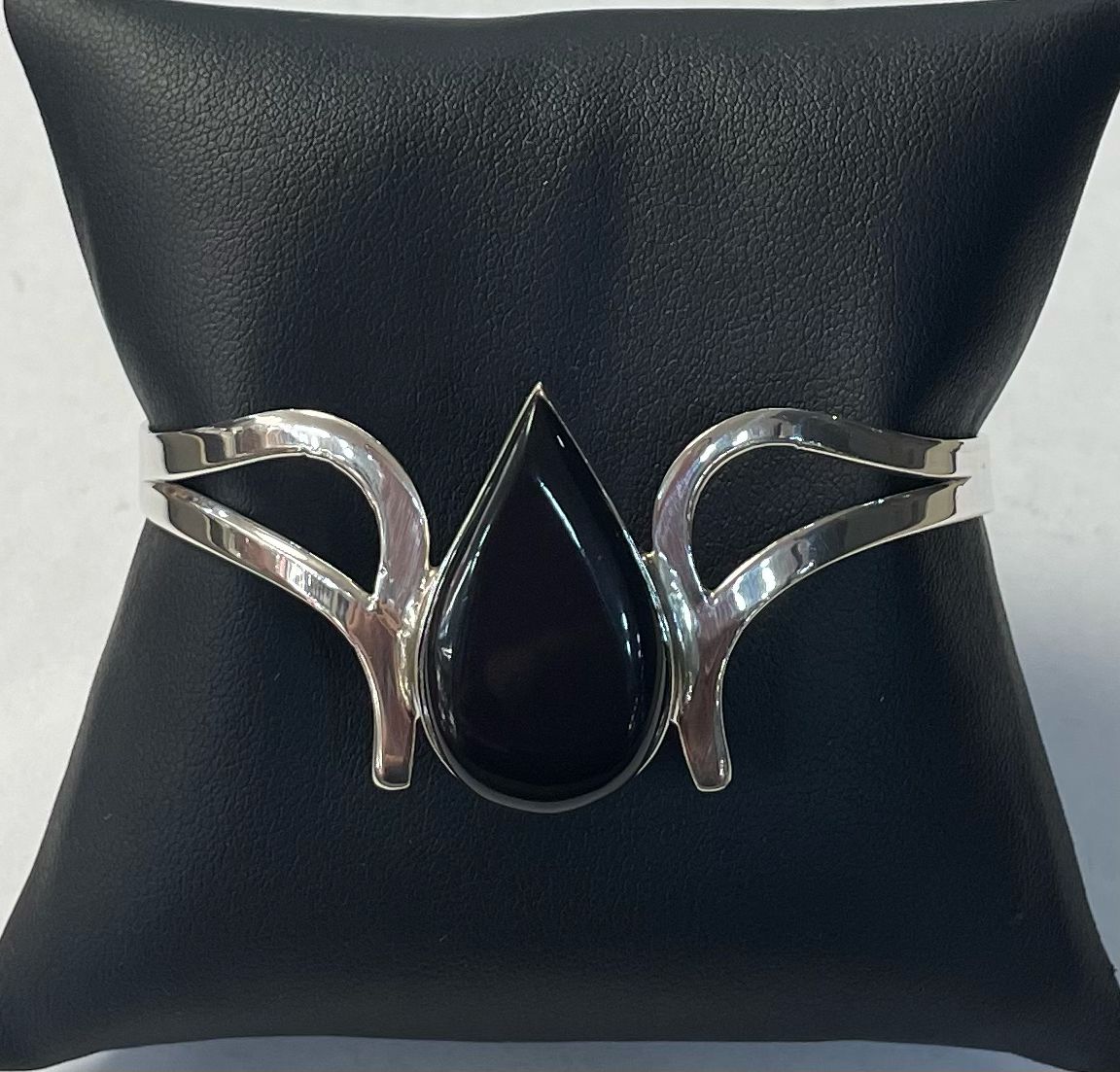 BRAZALETE CON OBSIDIANA EN PLATA LEY 925