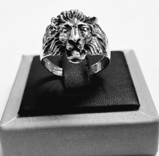ANILLO CABEZA DE LEON EN PLATA LEY 925