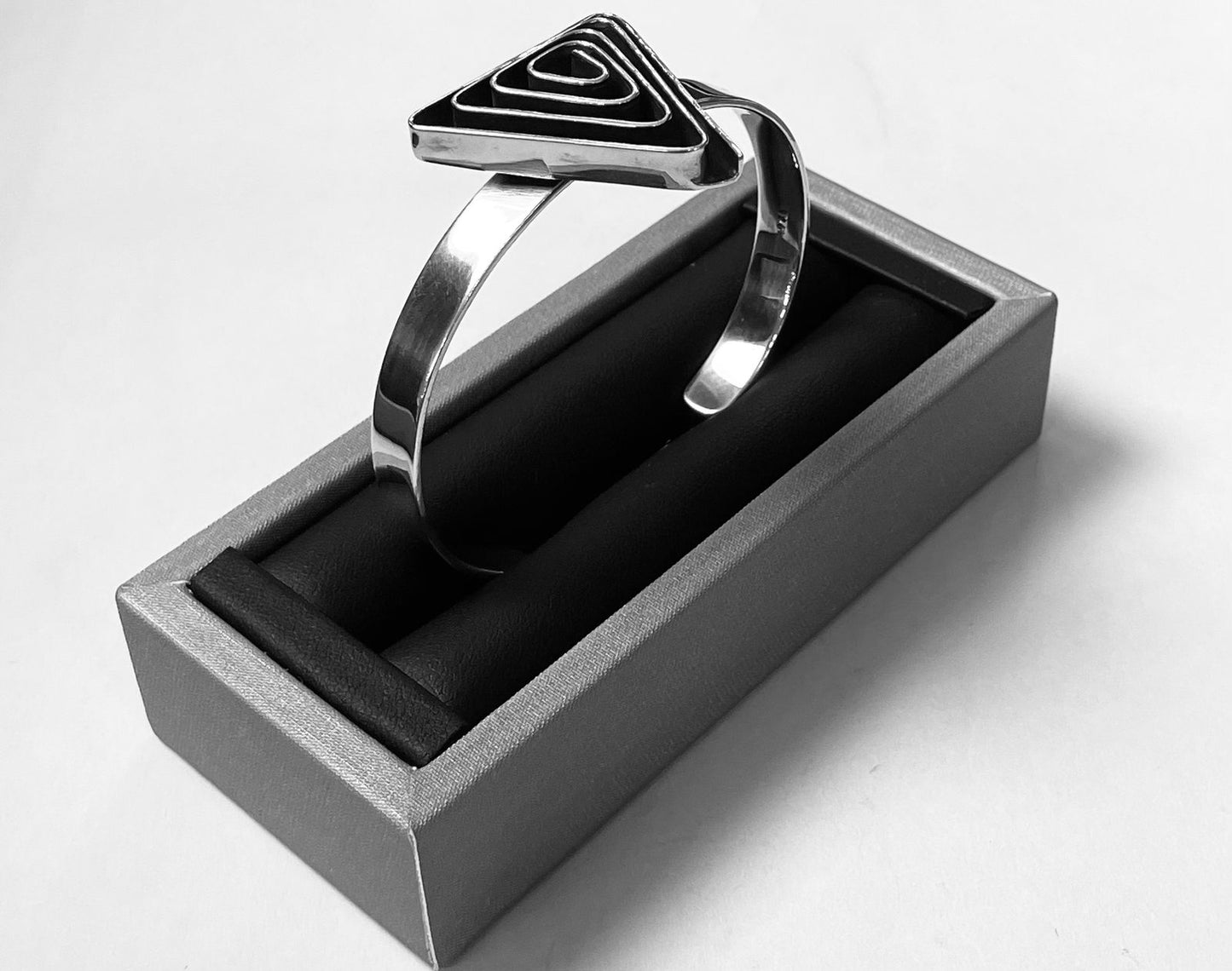 BRAZALETE CORRUGADO EN PLATA LEY 925