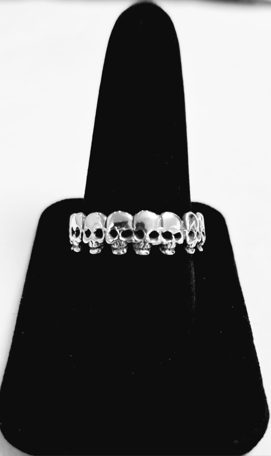 ANILLO CRÁNEOS EN PLATA LEY 925
