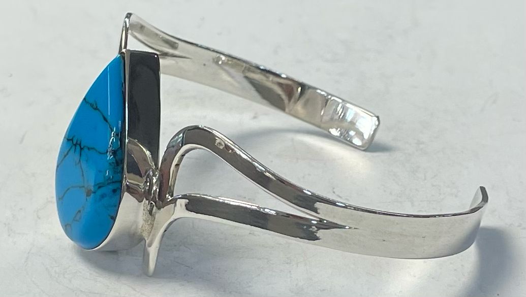 BRAZALETE CON TURQUESA EN PLATA LEY 925