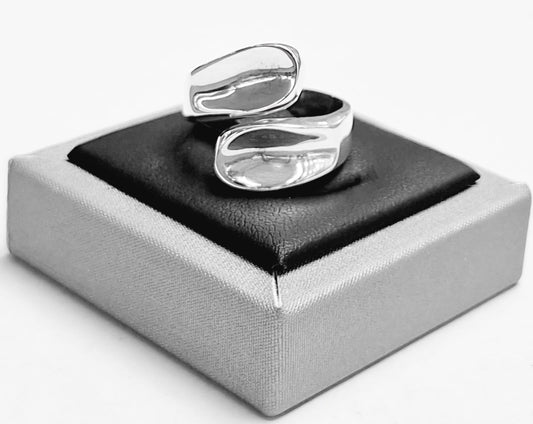 ANILLO EN PLATA LEY 925