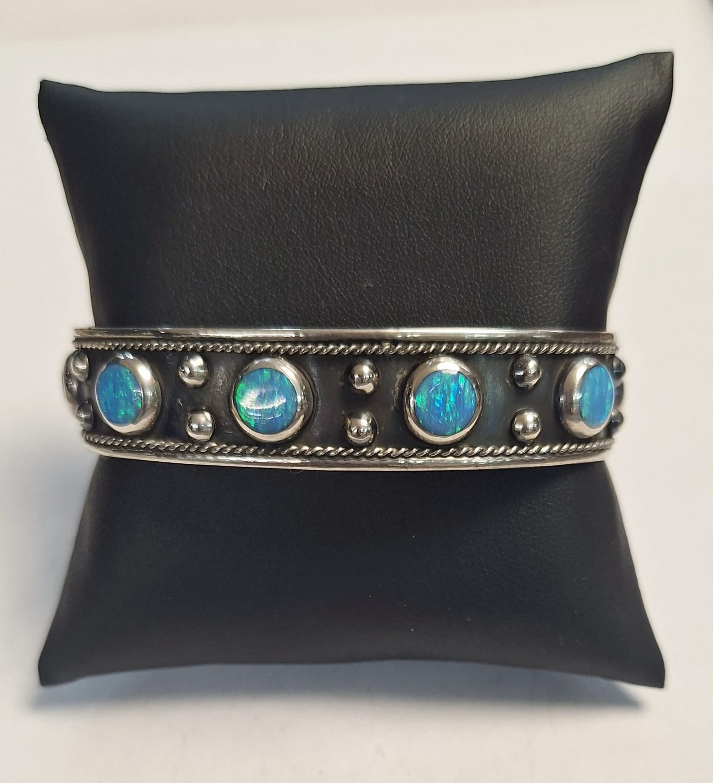 BRAZALETE CON OPALO EN PLATA LEY 925