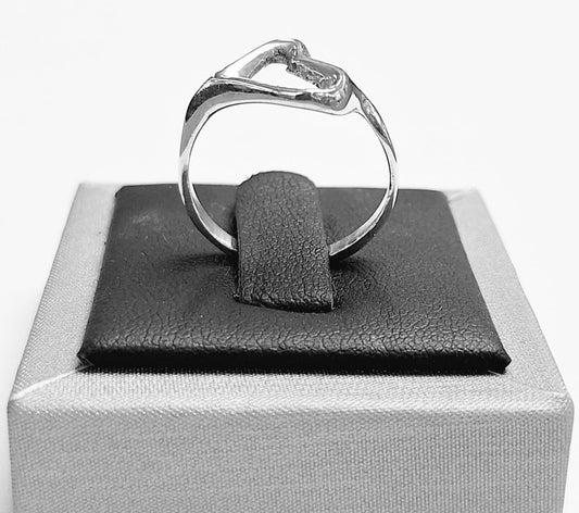 ANILLO DE CORAZÓN EN PLATA LEY 925