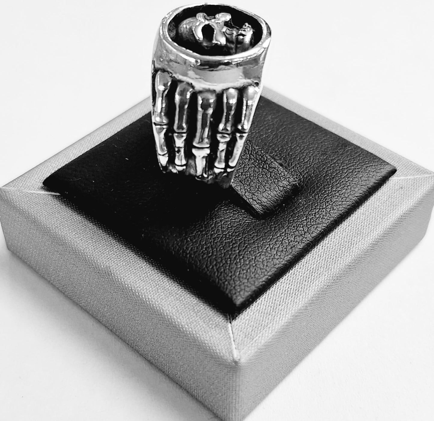 ANILLO  CRANEO EN PLATA LEY 925