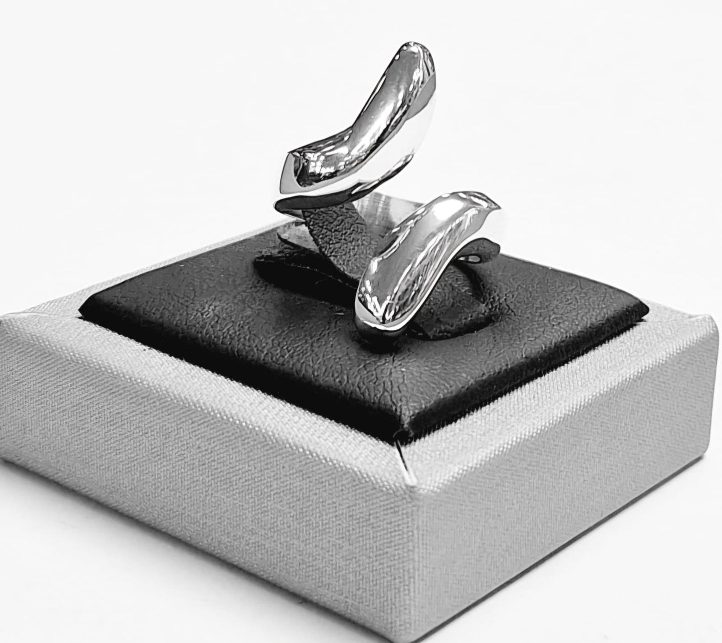 ANILLO EN PLATA LEY 925