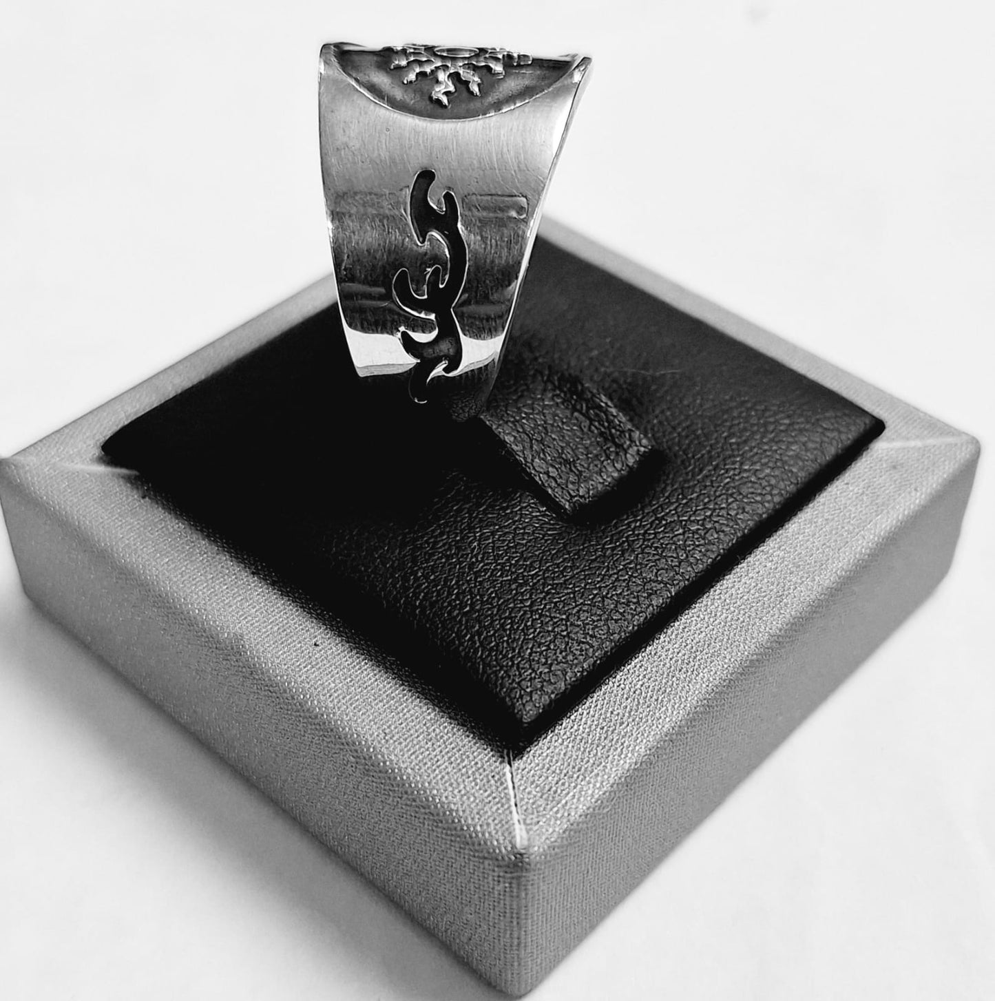 ANILLO  EN PLATA LEY 925