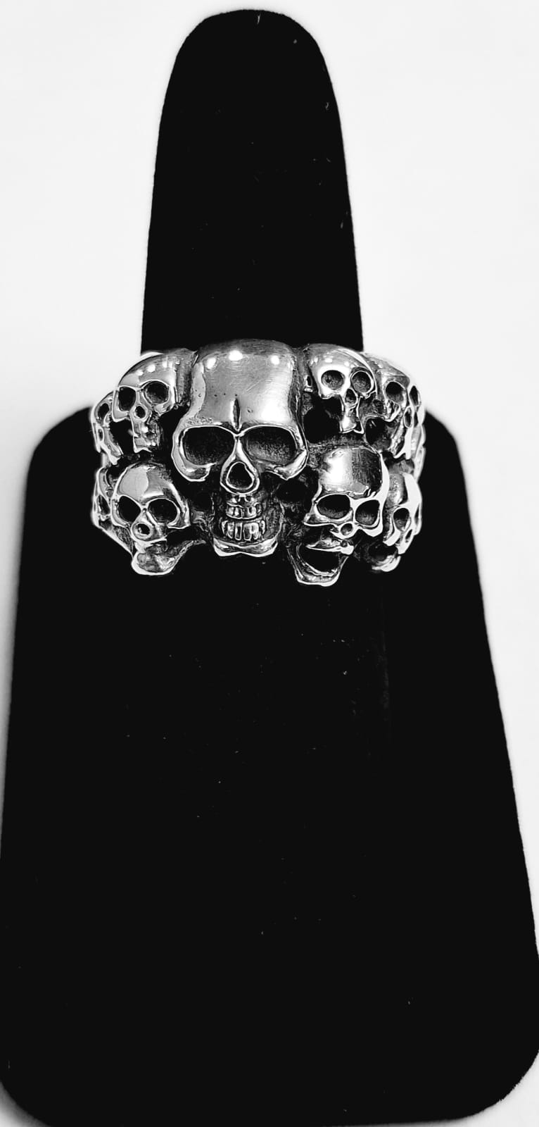 ANILLO DE DIEZ CRANEOS EN PLATA LEY 925
