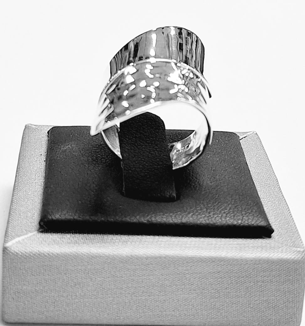 ANILLO EN PLATA LEY 925