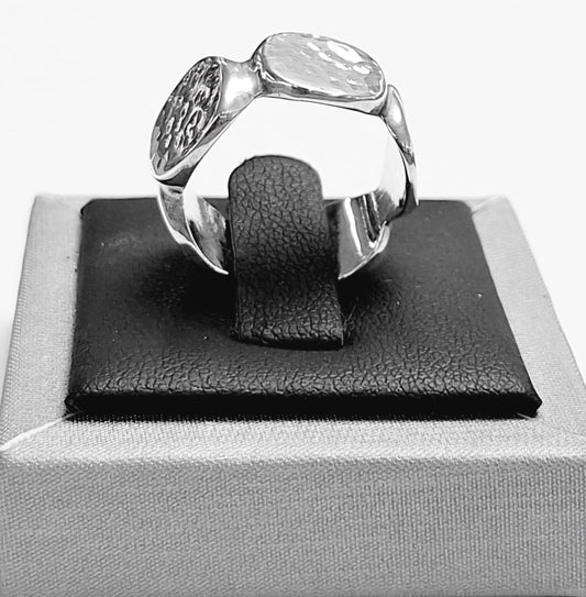 ANILLO MARTILLADO EN PLATA LEY 925